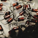 Емкость высоковольтного конденсатора: характеристики и применение