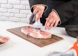 Как правильно приготовить свинину