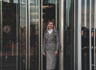 Блок доводчиков стеклоподъемников: устройство и принцип работы