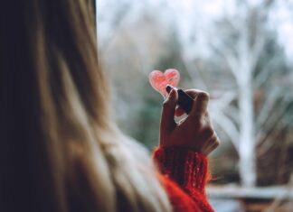 Приворот: как повлиять на отношения