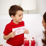 Как сделать приятное другу: комплименты мальчику