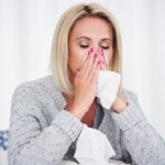Чихание во вторник: примета для женщин