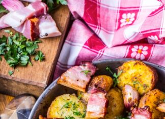 Мясо с картошкой в фольге в духовке