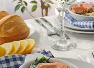 Лососевая уха с картошкой: рецепт с использованием головы и хвоста