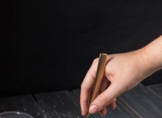 Вкусная свинина с луком на сковороде