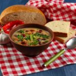 Суп с фасолью, курицей и картошкой