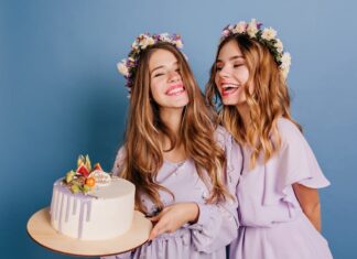 Поздравления с днем рождения подруге в прозе