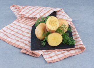 Вареный картофель: простой рецепт