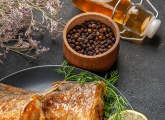 Запечем палтуса целиком в фольге в духовке