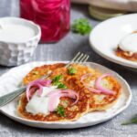 Капустные оладьи на кефире: пышный рецепт на сковороде