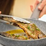 Маринованная щука с уксусом, луком и маслом