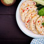 Курица с ананасами: классический салат с сыром