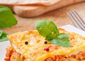 Классическая лазанья с фаршем в духовке