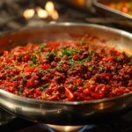 Фарш с томатной пастой на сковороде