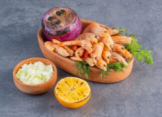 Вареные креветки: рецепты на любой вкус