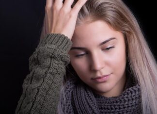 Примета: чешется макушка головы у женщин
