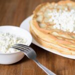 Хачапури с сыром и творогом на кефире на сковороде