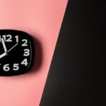 Видеть одинаковые цифры на часах в 12:21: значение и толкование