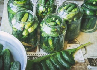 Соленые огурцы в бочке на зиму холодным способом