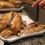 Утка в рукаве: как запечь целиком в духовке