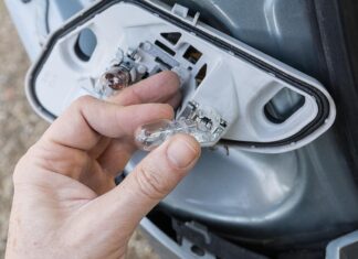 Регулируемое реле стеклоочистителя: схема и изготовление своими руками