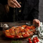 Бифстроган из свинины с подливкой на сковороде