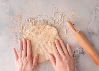 Быстрое приготовление бездрожжевого слоеного теста дома