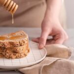 Медовый торт: классический рецепт со сметанным кремом