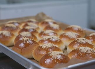 Вкусные булочки из дрожжевого теста в духовке