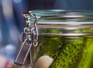 Зеленые помидоры на зиму: маринование в банках