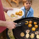 Картошка с салом на шампурах на мангале