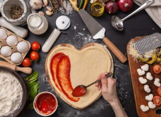 Вкусная пицца как в пиццерии: рецепт в домашних условиях