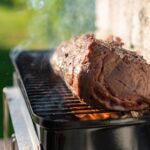 Копчение мяса в коптильне горячего копчения дома