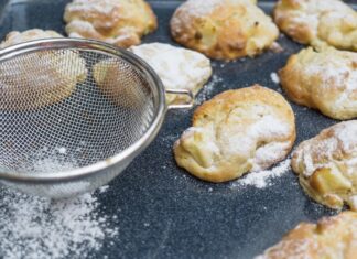 Сырники в духовке: рецепт с манкой