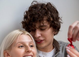 Расклад Таро: есть ли у мужчины другая женщина