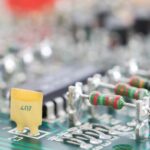 Маркировка резисторов по цветам: таблица сопротивлений онлайн