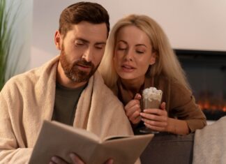 Размышления влюбленных: Таро как путь к самопознанию