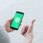 Как сделать одну галочку в WhatsApp