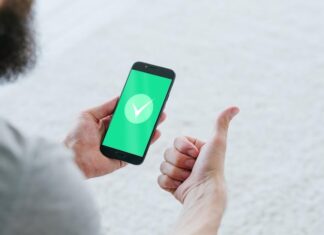 Как сделать одну галочку в WhatsApp