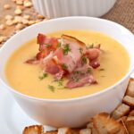 Сырный суп с сосисками и картофелем