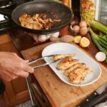 Вкусный кролик на сковороде: рецепт из дома