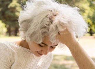 Бабушка во сне умершая к чему снится живой внучке