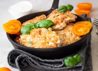 Курица с ананасом и сыром в духовке