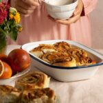 Сладкий пирог на сметане в духовке за 15 минут