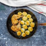 Жареные кабачки в кляре на сковороде с яйцом