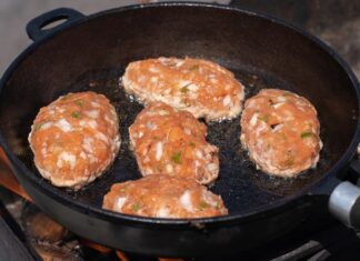 Котлеты из куриного фарша на сковороде