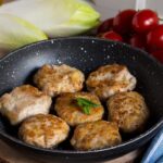 Приготовление стожков из фарша с картошкой в духовке