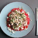 Салат с печенью трески, рисом и яйцом