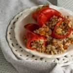Фаршированный перец с мясом и рисом в кастрюле