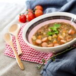 Суп с фасолью и курицей: простой рецепт